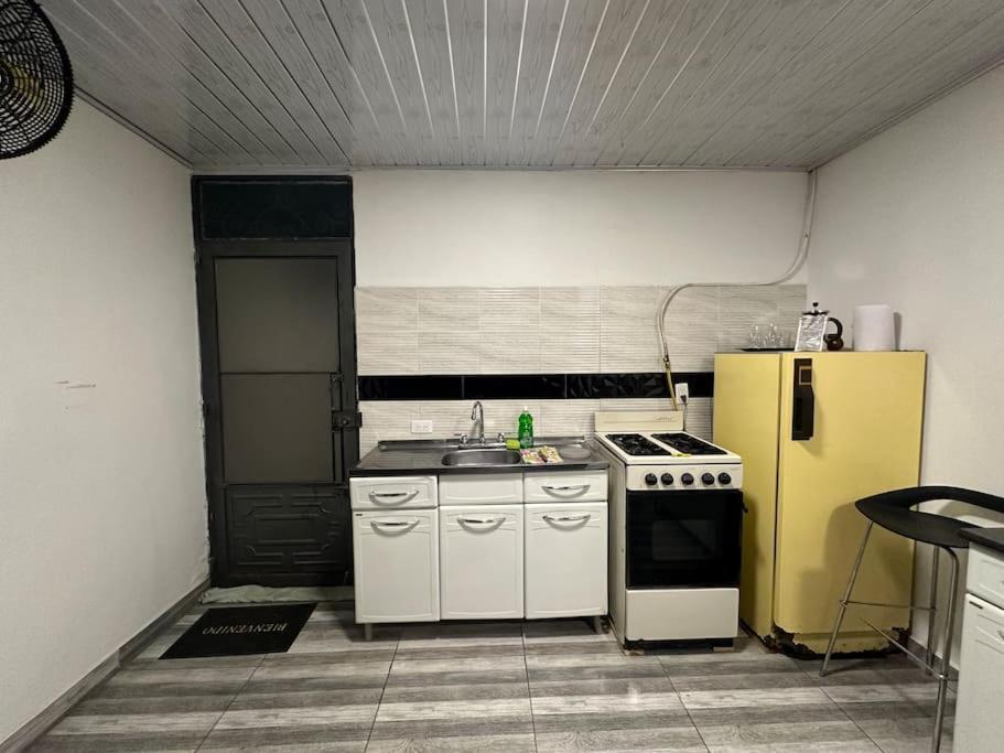 Casa Y De Betty Con Aire Acondicionado * Honda (Tolima)